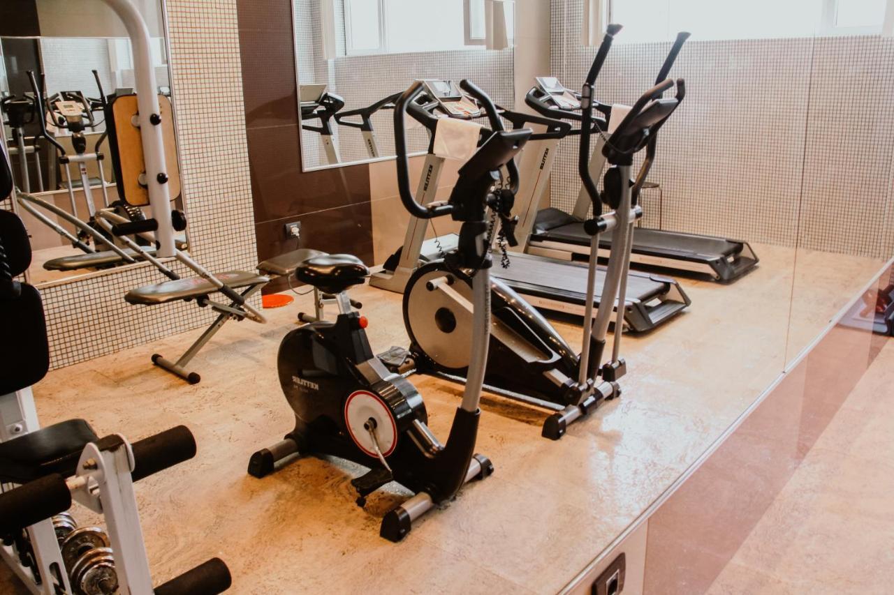 Iron Hotel Hokmeli Экстерьер фото