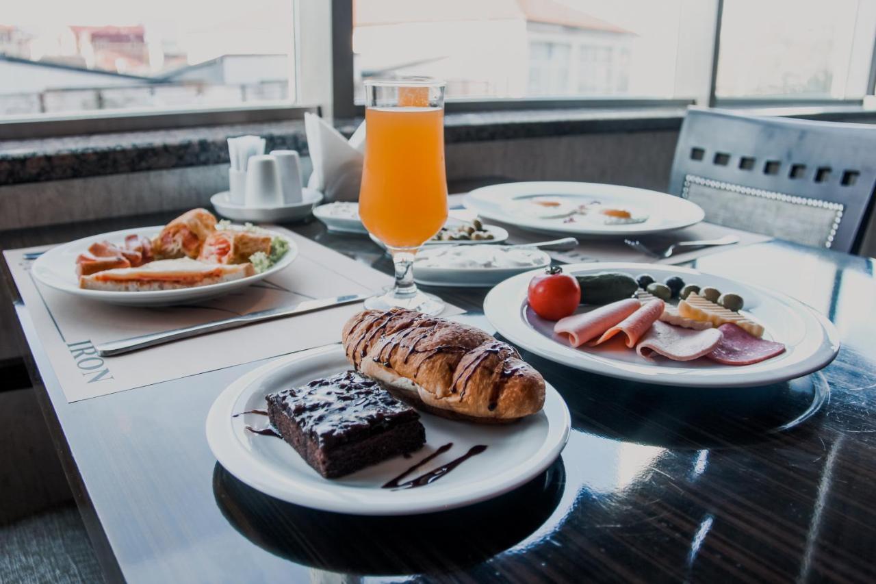 Iron Hotel Hokmeli Экстерьер фото