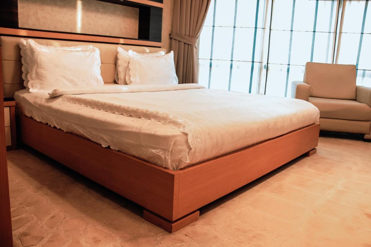 Iron Hotel Hokmeli Экстерьер фото