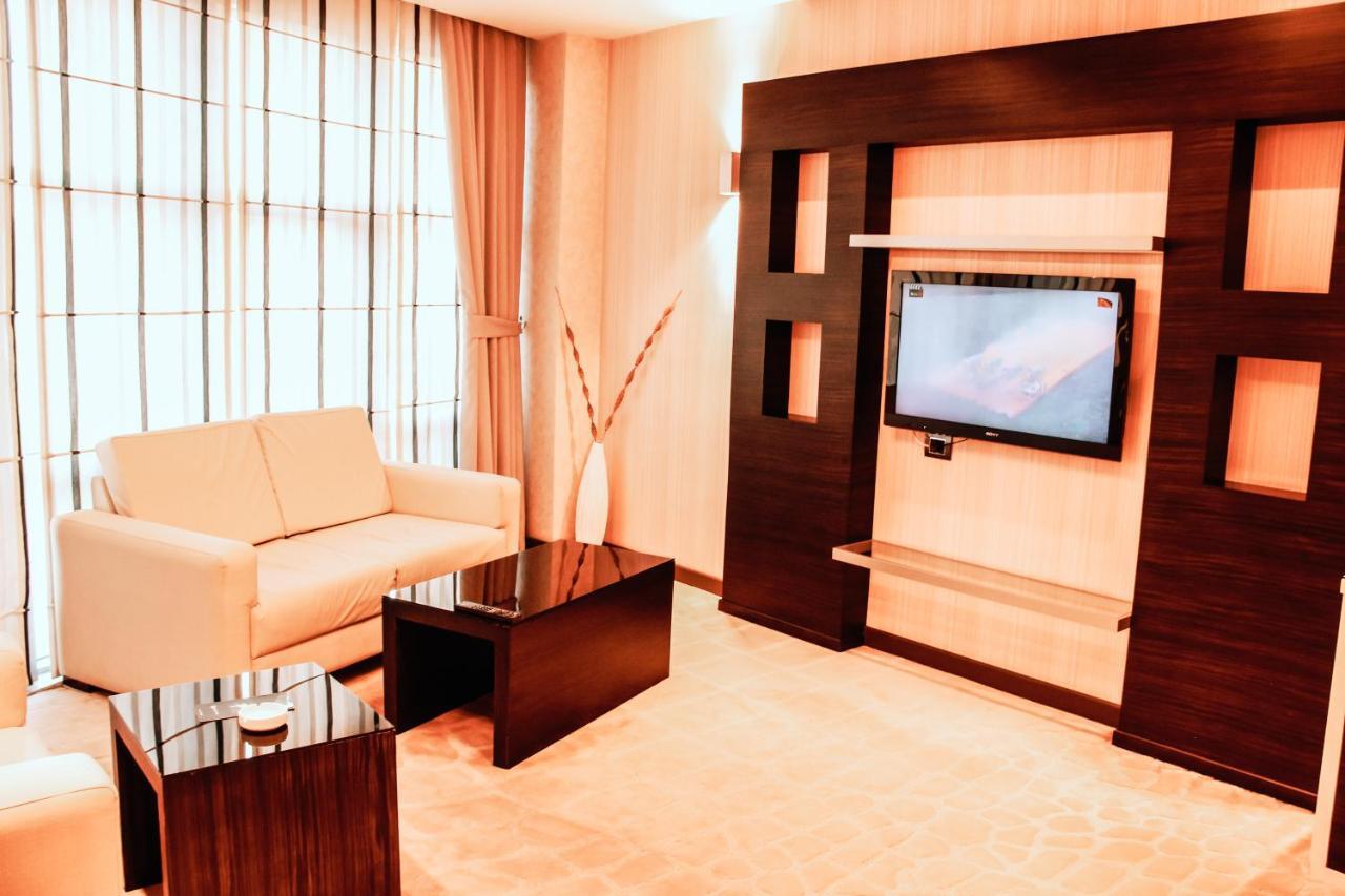 Iron Hotel Hokmeli Экстерьер фото